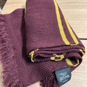 Universal studios Harry Potter Burgundy and Yellow Scarf